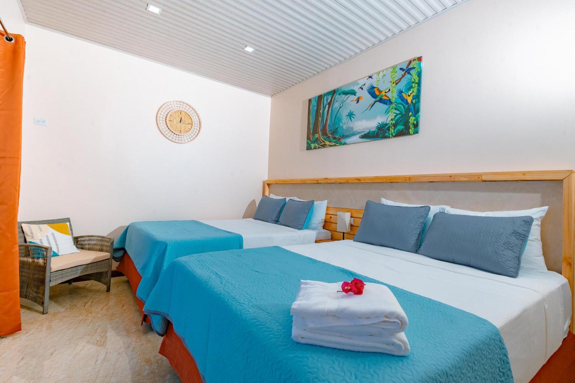 Mountain Top Park Hotel Quepos Zewnętrze zdjęcie
